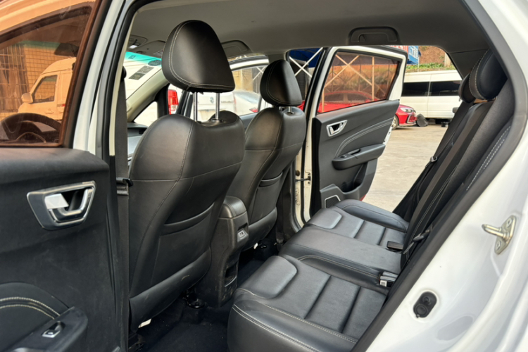 吉利汽车 远景X3 2017款 1.5L 自动精英型车身外观6006