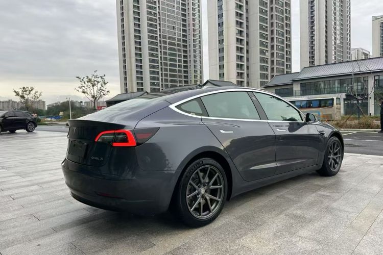 特斯拉 Model 3 2020款 改款 标准续航后驱升级版车身外观6004