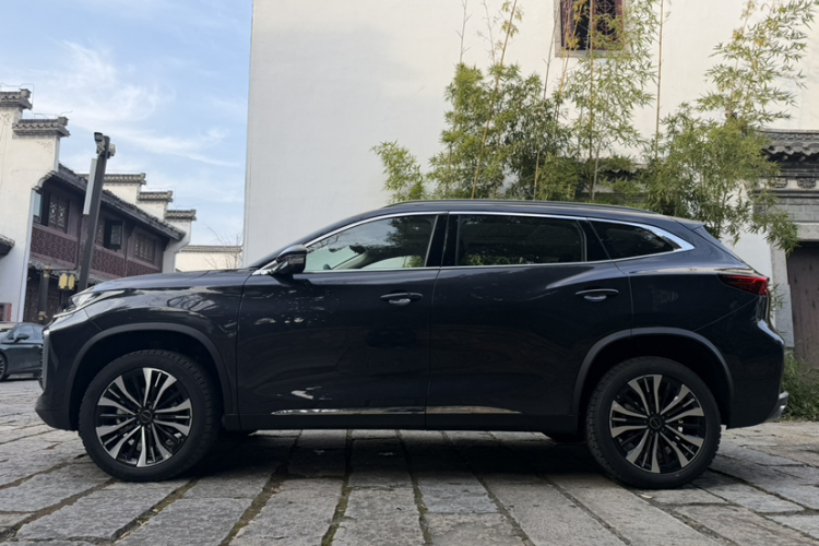 星途凌云 2024款 300T 两驱星耀版车身外观6006