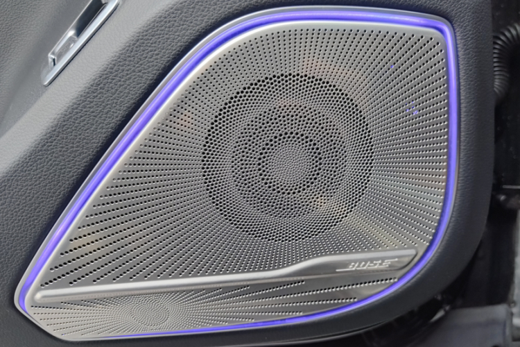 红旗H9 2022款 2.0T 智联旗畅版中控内饰7015