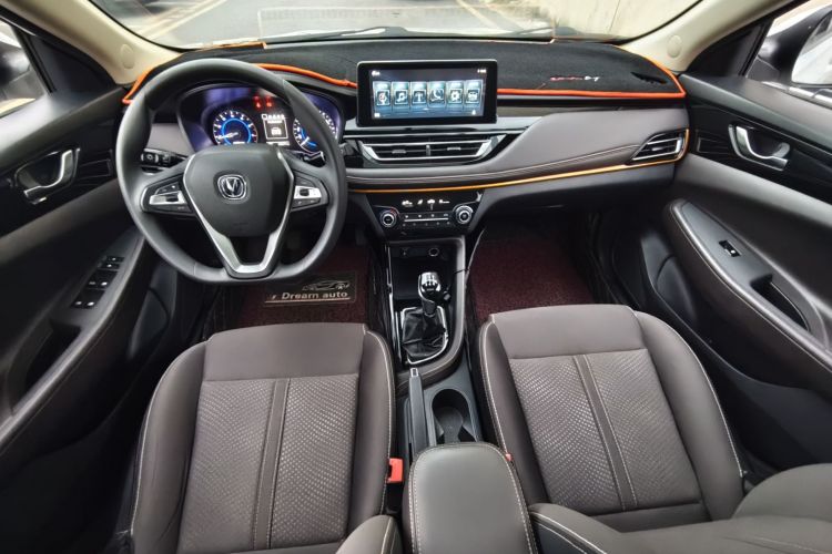 长安 逸动DT 2019款 1.6L 手动舒享型 国VI局部细节16