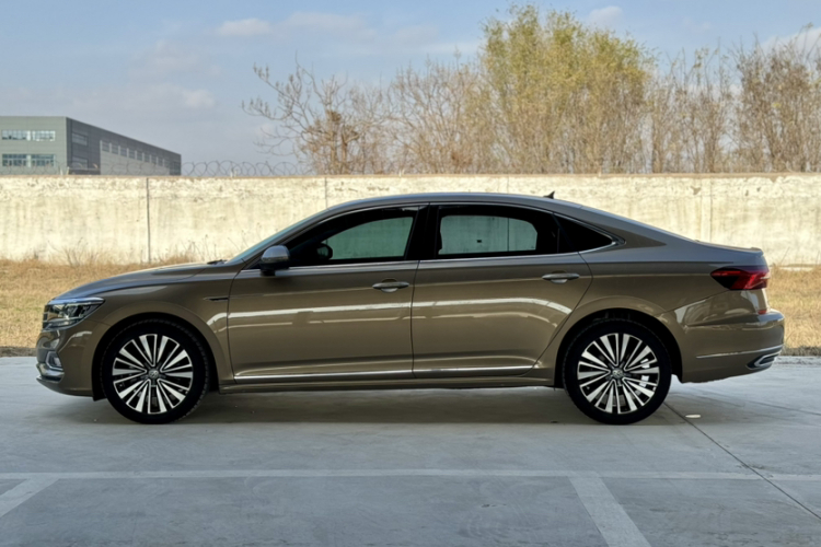 大众 帕萨特 2019款 380TSI 尊贵版 国VI车身外观6005