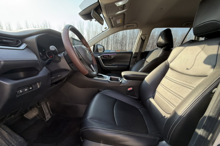 丰田 RAV4荣放 2022款 2.0L CVT两驱都市版中控内饰7004