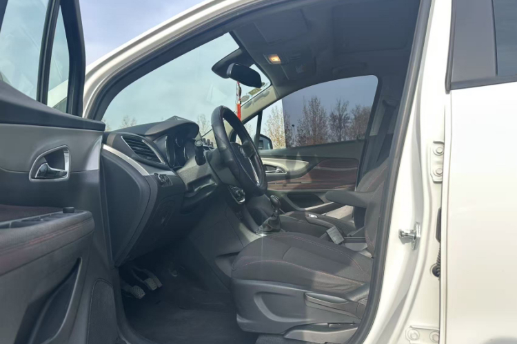 别克 昂科拉 2015款 1.4T 手动两驱都市进取型中控内饰7003