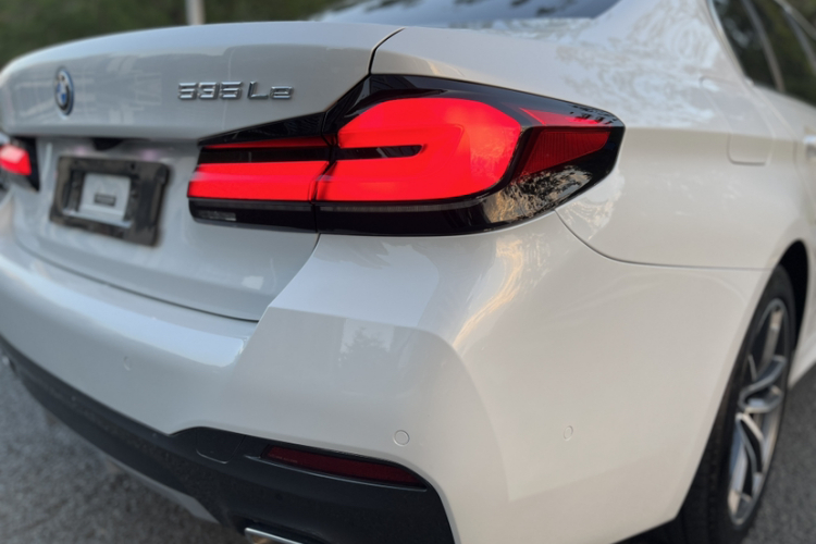 宝马5系新能源 2022款 改款 535Le M运动套装车身外观6006