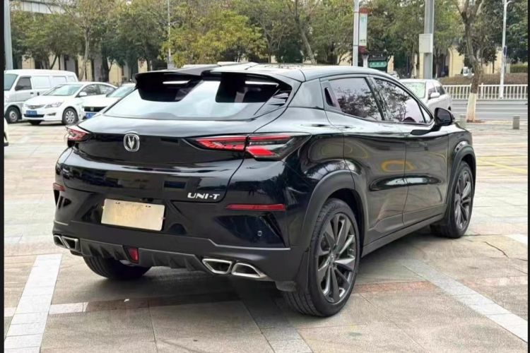 长安UNI-T 2020款 1.5T 旗舰型车身外观6003