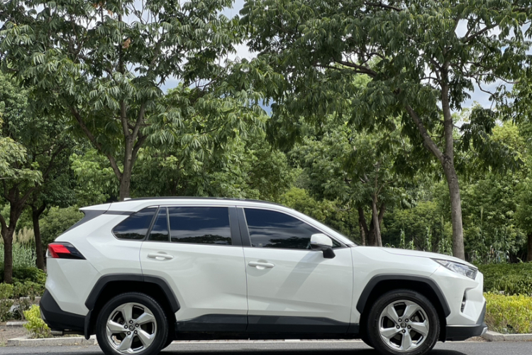 丰田 RAV4荣放 2020款 2.0L CVT两驱风尚版车身外观6004