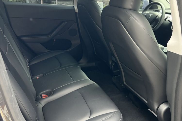 特斯拉 Model Y 2024款 后轮驱动版中控内饰7007