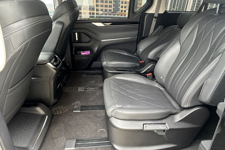 上汽大通MAXUS 大通G20 2023款 PLUS 2.0T 汽油自动豪华版中控内饰7002