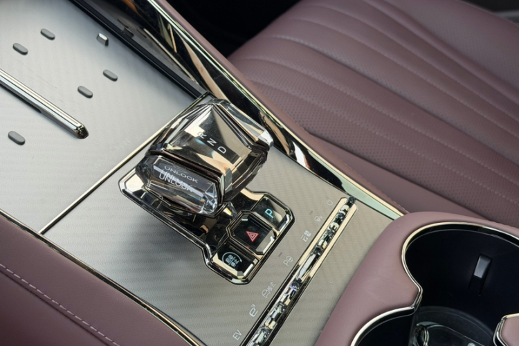 腾势Z9GT 2024款 1100四驱Max版局部细节18