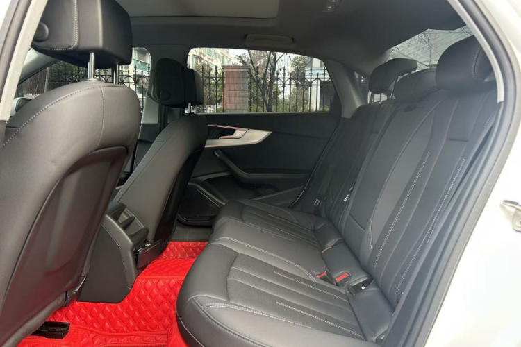 奥迪A4L 2020款 40 TFSI 时尚致雅型中控内饰7004