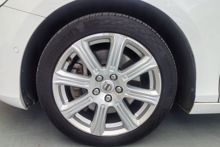 沃尔沃V40 2018款 T3 智雅版车身外观6004