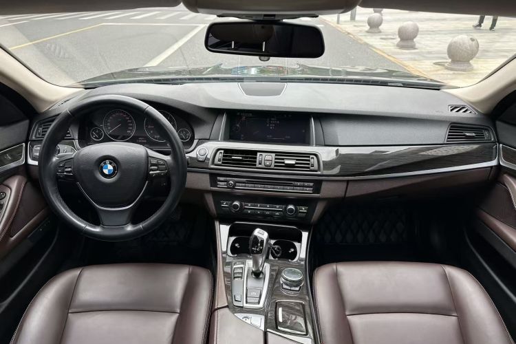 宝马5系 2014款 525Li 豪华设计套装中控内饰7001