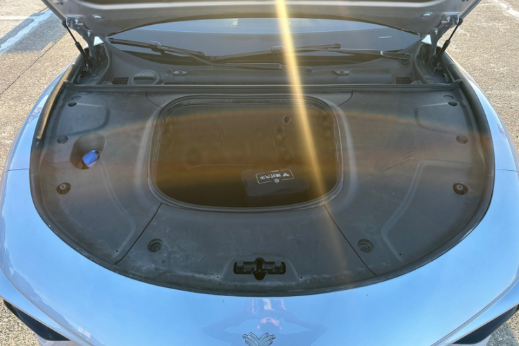 哪吒汽车 哪吒S 2023款 纯电 520km 后驱版局部细节24