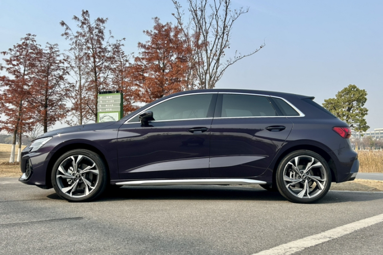 奥迪A3 2025款 Sportback 35TFSI 飞驰尊享型车身外观6003