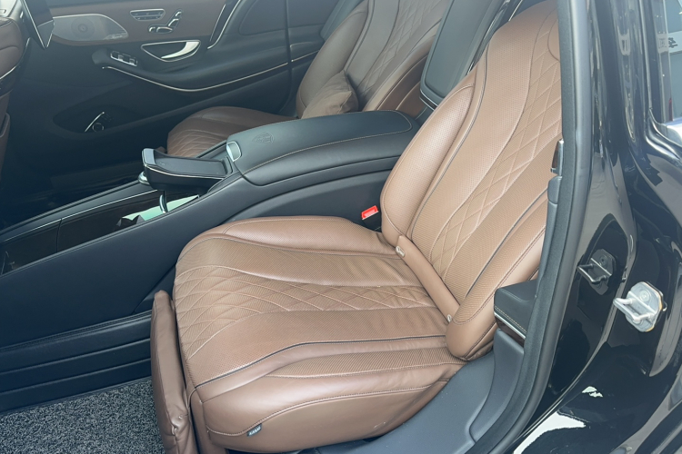 奔驰 迈巴赫S级 2019款 S 560 4MATIC中控内饰7001