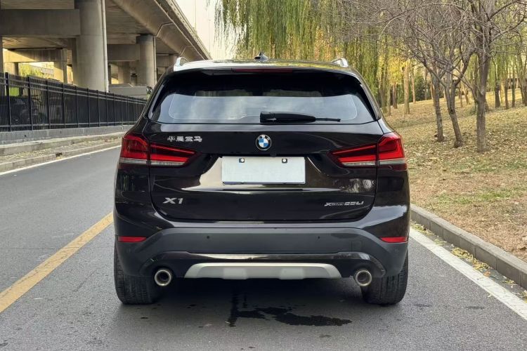 宝马X1 2020款 xDrive25Li 尊享型车身外观6004