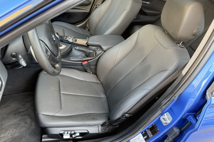 宝马3系 2017款 320Li M运动型中控内饰7004