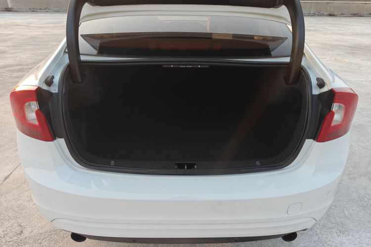 沃尔沃S60 2015款 S60L 2.0T 智行版车身外观6011