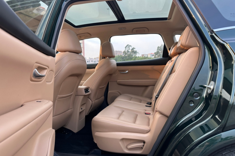 蓝电E5 PLUS 2025款 120km 标准旅行定制版 7座中控内饰7003