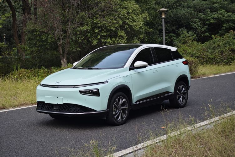 小鹏G3 2021款 G3i 460N车身外观1