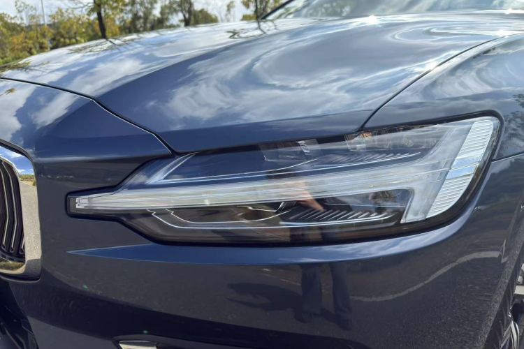 沃尔沃S60 2023款 B4 智逸豪华版车身外观6008