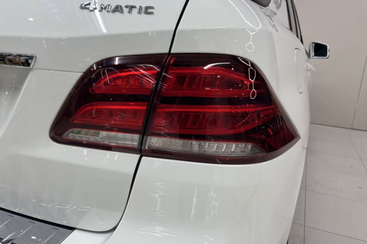 奔驰GLE 2018款 GLE 320 4MATIC 动感型臻藏版车身外观6003