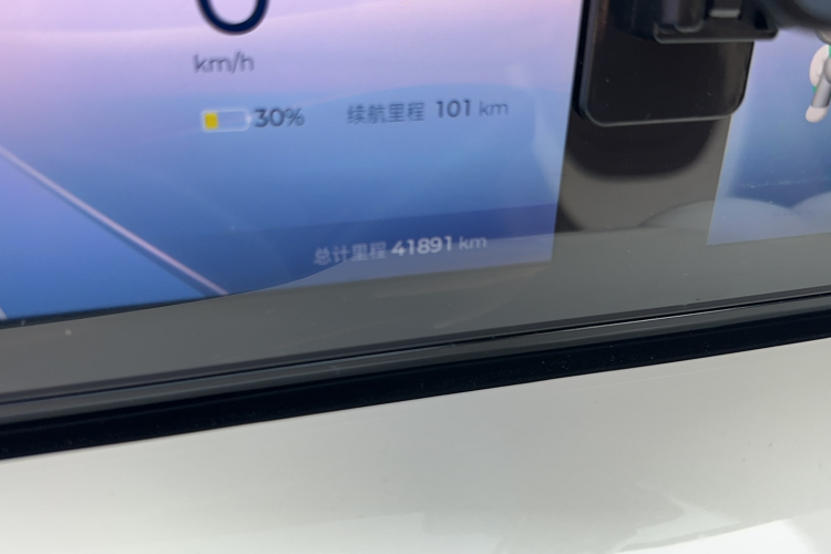 五菱汽车 五菱缤果 2023款 333km 灵犀互联+款中控内饰15