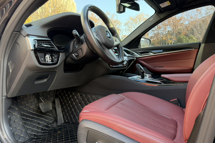 宝马5系 2022款 改款二 525Li M运动套装局部细节19