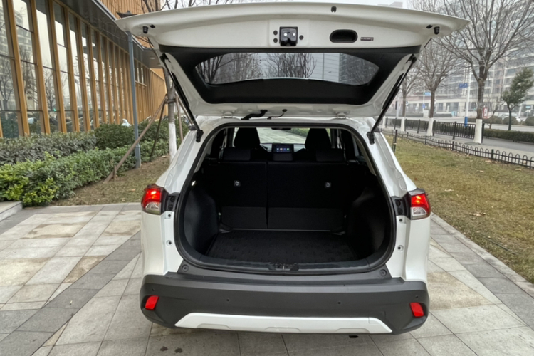 丰田 卡罗拉锐放 2022款 2.0L 先锋版局部细节9002