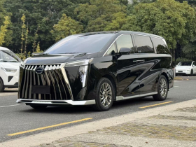 广汽传祺 传祺M8 2025款 宗师系列 超级混动版