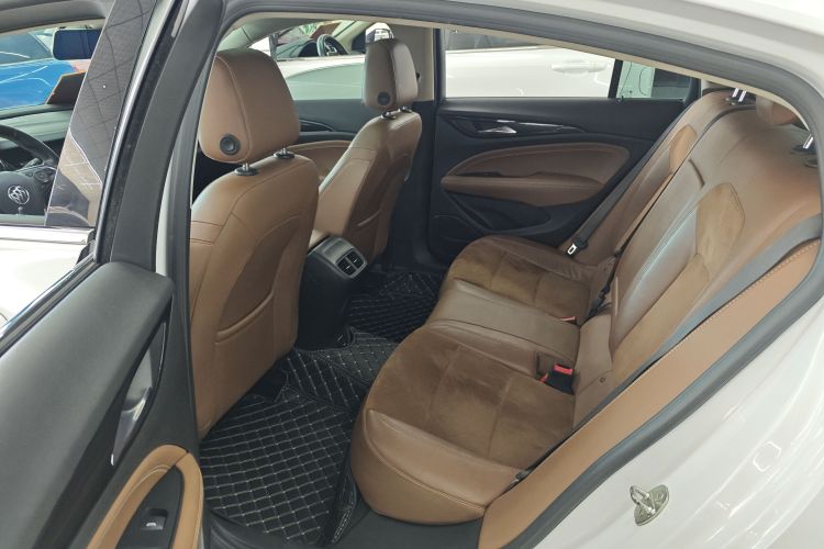 别克 君威 2017款 20T 精英型中控内饰7006