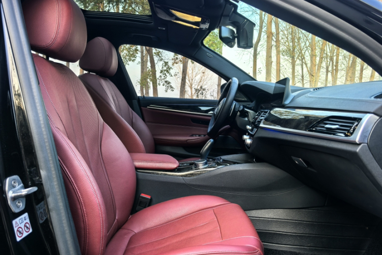 宝马5系 2020款 530Li 尊享型 M运动套装中控内饰7001