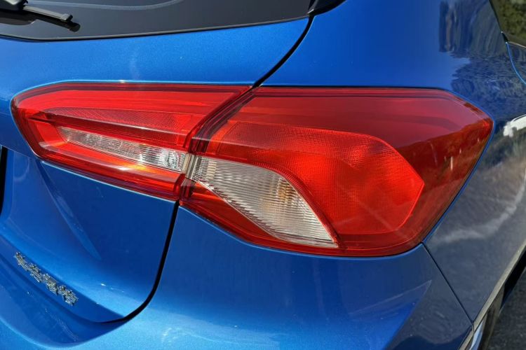 福特 福克斯 2020款 两厢 EcoBoost 180 自动锋潮型车身外观6006