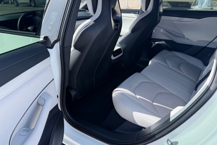 小米汽车 小米SU7 2024款 后驱超长续航高阶智驾Pro版中控内饰7006