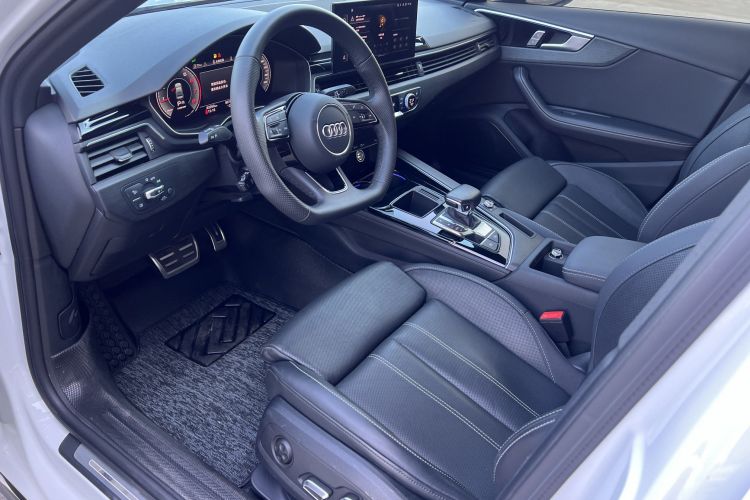 奥迪A4L 2024款 40 TFSI 豪华动感型中控内饰7002