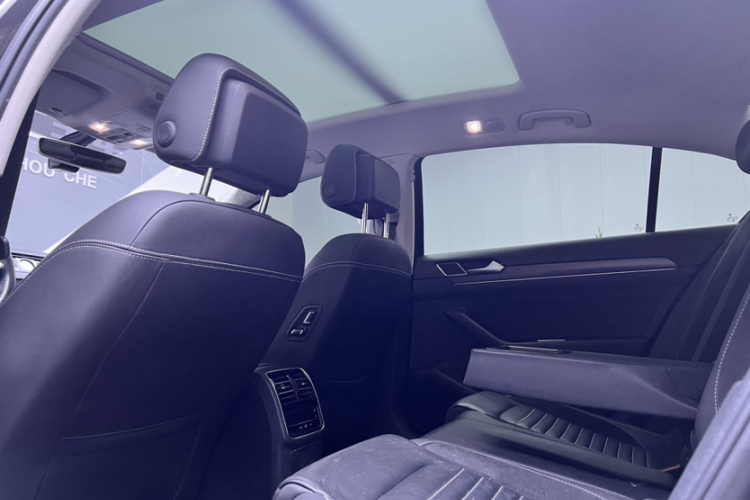 大众 迈腾 2020款 330TSI DSG 领先型中控内饰7003