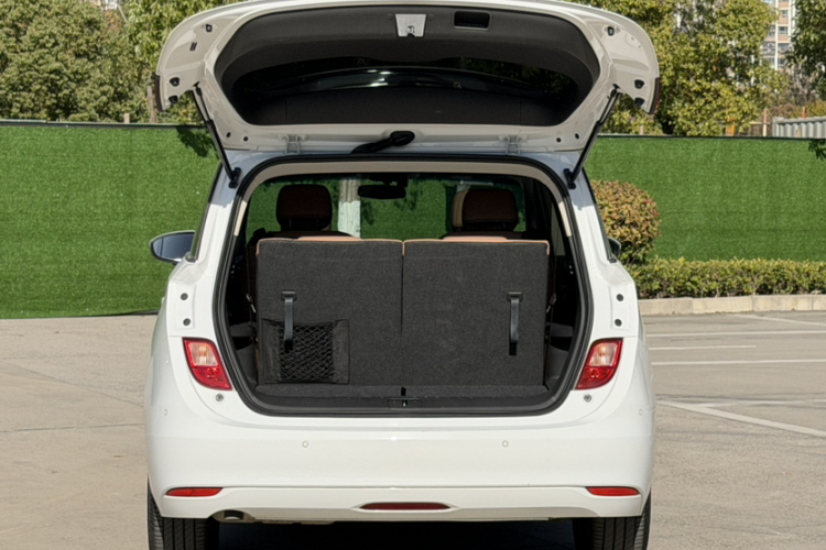 别克GL6 2021款 323T 轻混动互联豪华型车身外观6005