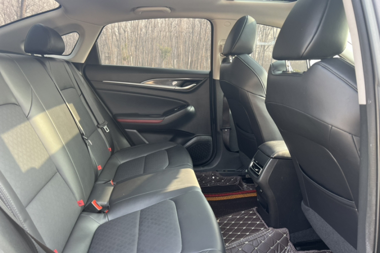 长安 逸动 2020款 PLUS 蓝鲸NE 1.4T GDI DCT尊贵型中控内饰7002