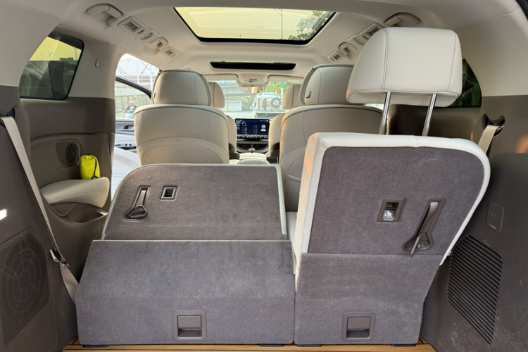 腾势D9 2022款 DM-i 1040 尊贵型中控内饰7011