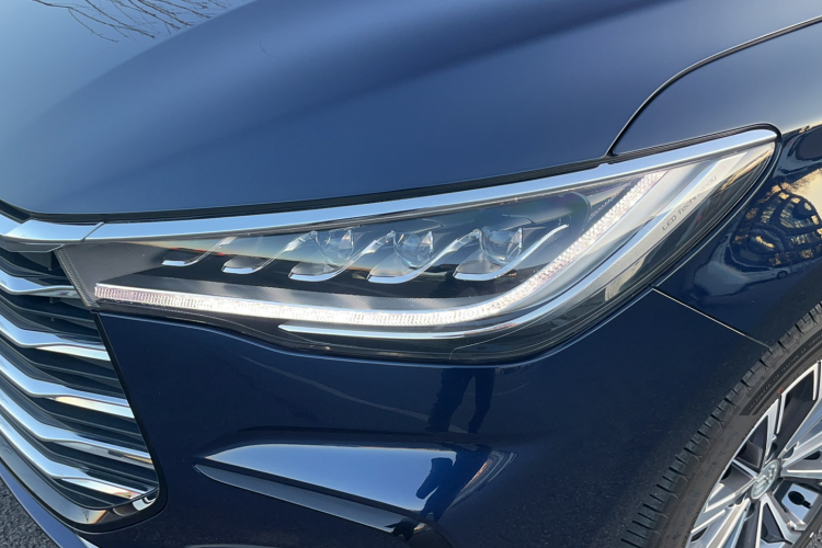 比亚迪 宋MAX 2021款 升级版 1.5T 自动旗舰型 6座局部细节9002