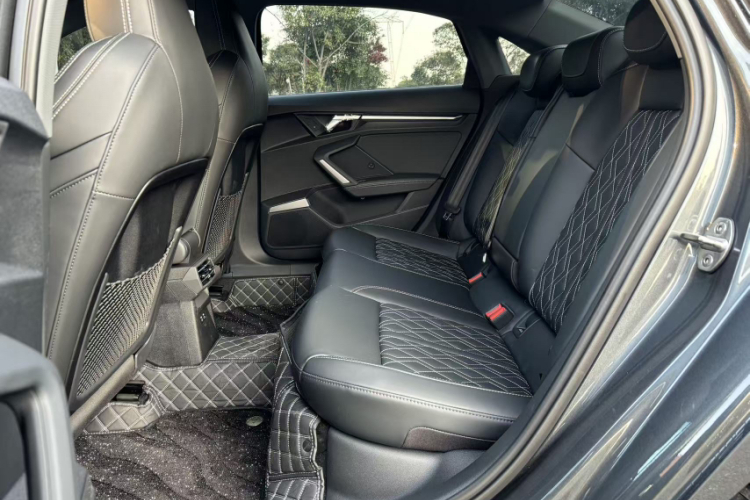 奥迪A3 2026款 A3L Limousine 35TFSI 飞驰尊享型中控内饰7004