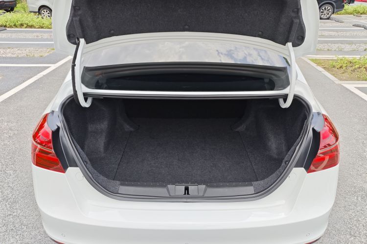 吉利汽车 帝豪 2019款 领军版 1.5L CVT向上互联型 国VI中控内饰7007