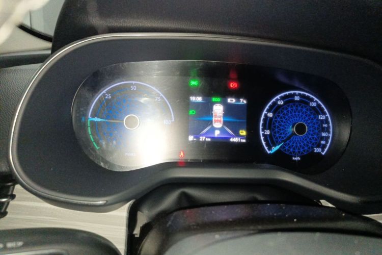 红旗E-QM5 2024款 560km PLUS中控内饰15