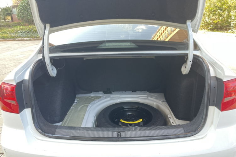 大众 2019款 宝来·传奇 1.5L 手动时尚型 国V中控内饰7007