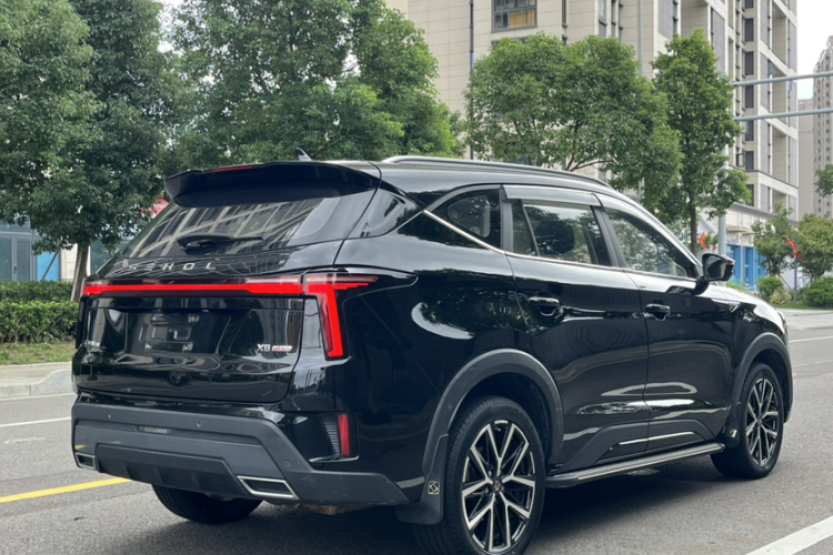 思皓X8 PLUS 2023款 1.5TGDI DCT智享版 7座车身外观6005