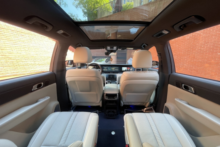 理想汽车 理想ONE 2020款 增程6座版中控内饰7002