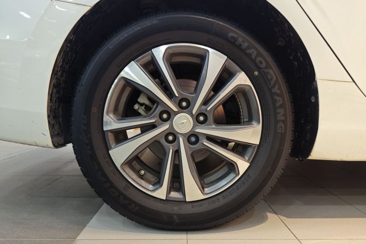 长安 逸动 2020款 PLUS 1.6L GDI 手动豪华型车身外观6001