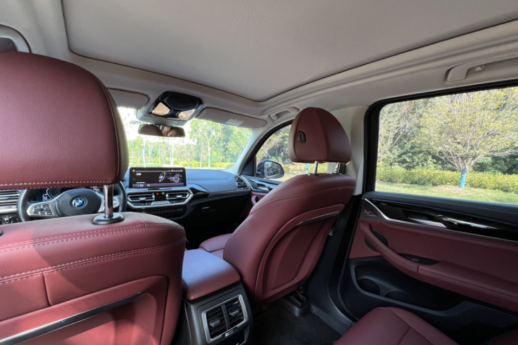 宝马iX3 2023款 领先型中控内饰7009