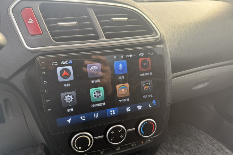 东南 V3菱悦 2015款 1.5L 手动风采版局部细节16